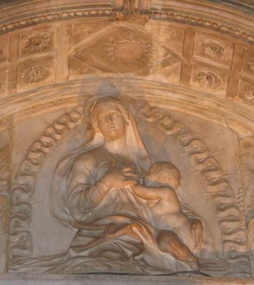monumento funebre del Card. Giovanni Michiel (1511)
particolare Madonna col Bambino 
