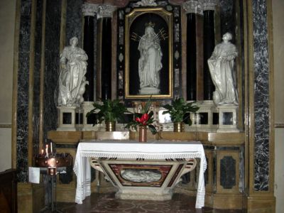 Arco, Trento, Italia: interno chiesa
