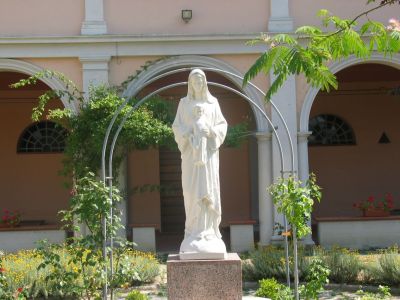 Pesaro: San Bartolo, chiostro
